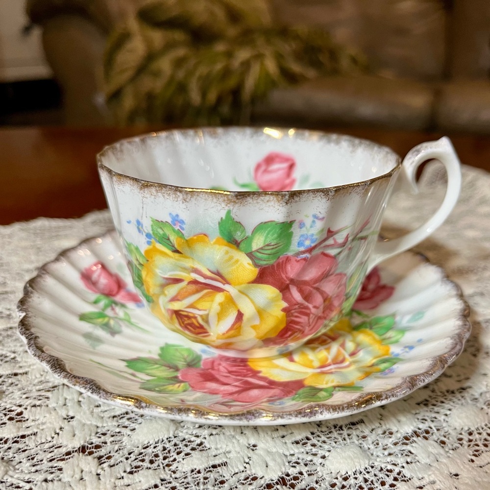 Apricot Rose Gladstone Teacup and Saucer